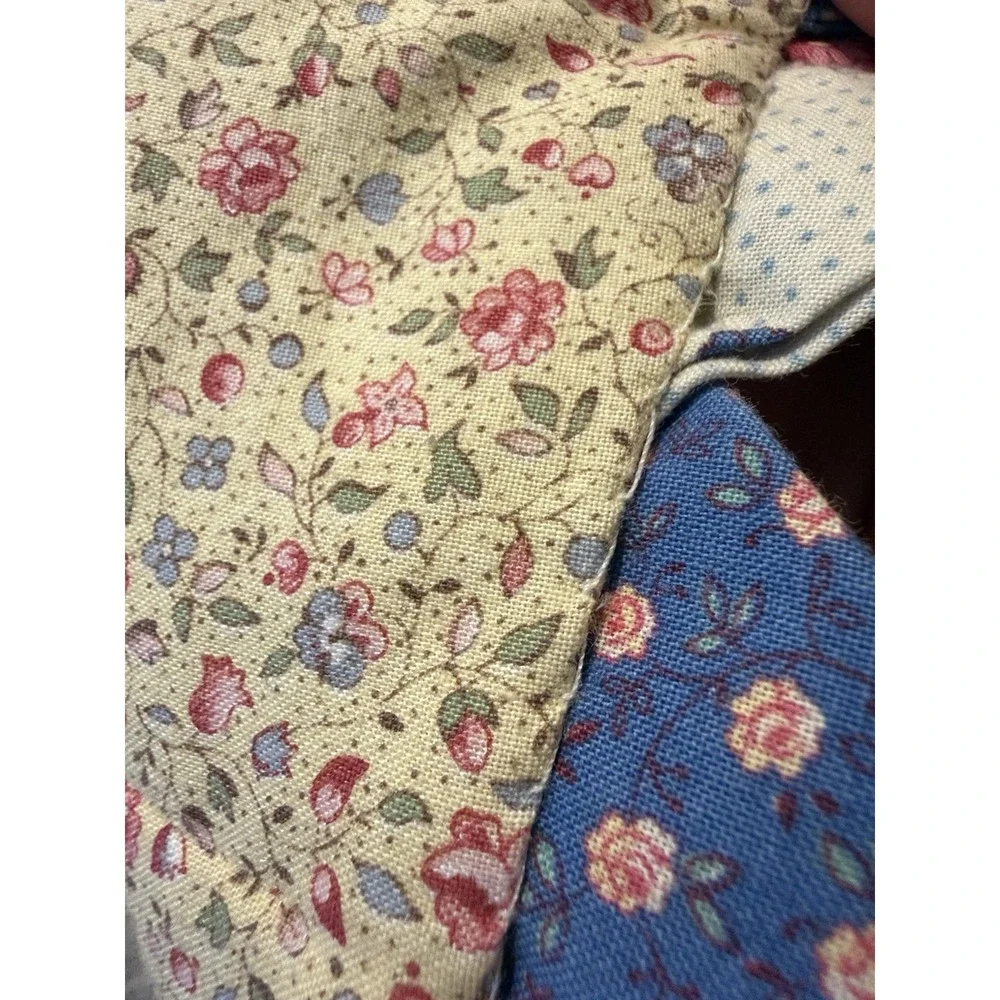 Handmade Patchwork Wall Lap Quilt Scalloped Prairie-Point Edge Cottage Granny